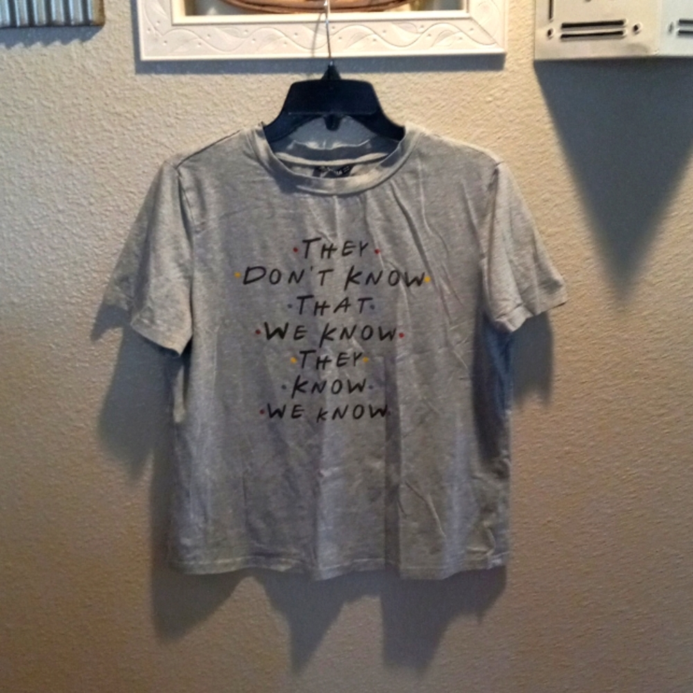 Friends Cropped Tee